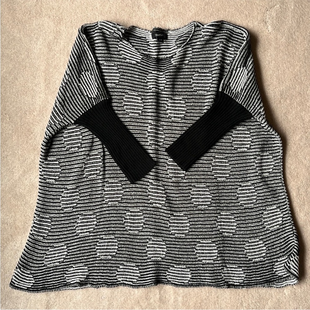 Zaria | Black and White Tunic